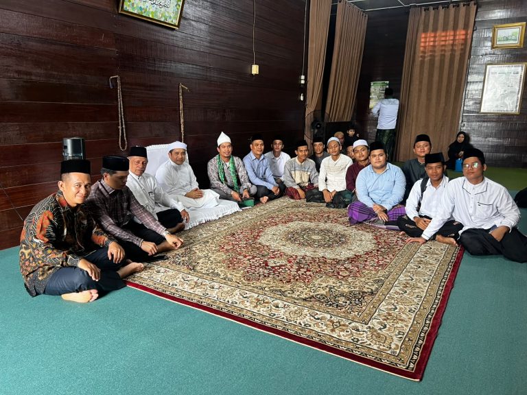 PKU FAI UNIVA Medan Kunjungi Pusat Thoriqot Naqsyabandiyah Khalidiyah Besilam Langkat